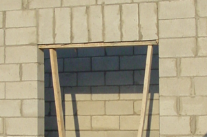 Stirrups Article 6 high lintel door