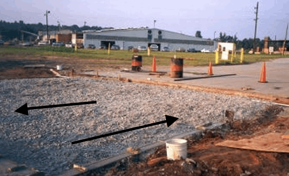 PERFORMANCE OF BRICK PAVEMENTS SUBJECTED TO HEAVY VEHICULAR TRAFFIC